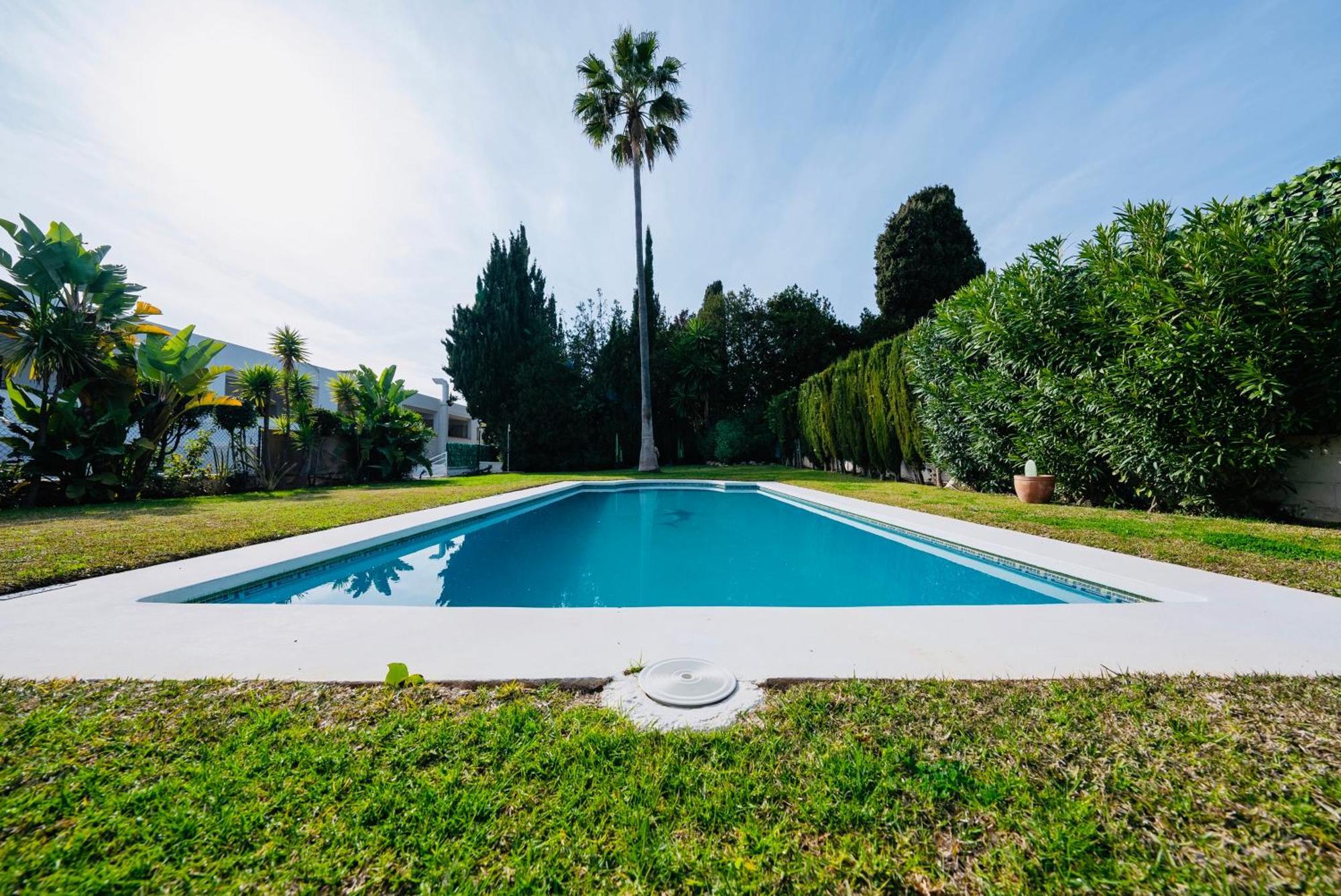 Frente A La Playa Apartamento Boutique En Marbella Bagian luar foto